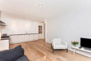 Woning aan de Eerste Jan van der Heijdenstraat te Amsterdam