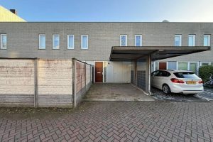 Woning aan de Eliza van Calcarstraat te Amsterdam