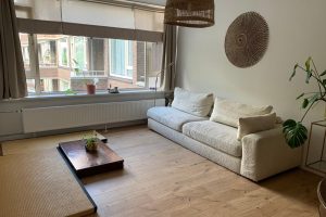 Woning aan de Emilie Knappertstraat te Amsterdam