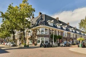 Woning aan de Finsenstraat te Amsterdam