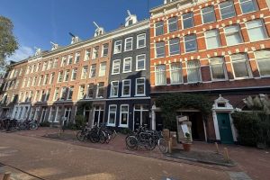 Woning aan de Gerard Doustraat te Amsterdam