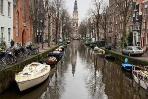Woning aan de Groenburgwal te Amsterdam