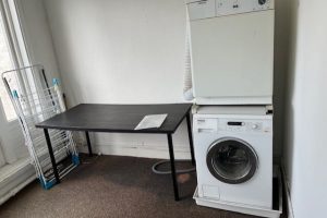 Woning aan de Haarlemmermeerstraat te Amsterdam