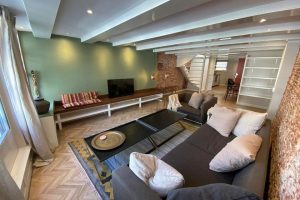 Woning aan de Haarlemmerstraat te Amsterdam