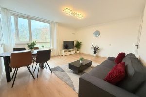 Woning aan de Haarlemmerweg te Amsterdam