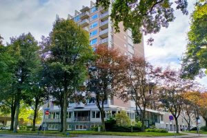 Woning aan de Helper Brink te Groningen
