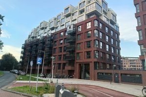Woning aan de Joan Muyskenweg te Amsterdam