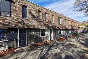 Woning aan de Kerstomaatplantsoen te Amsterdam