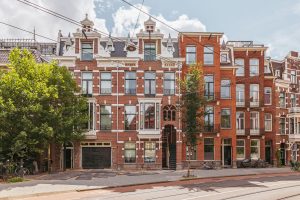 Woning aan de Koninginneweg te Amsterdam