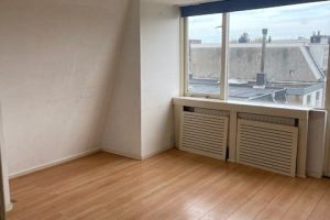 Woning aan de Lage Rijndijk te Leiden