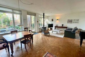 Woning aan de Lange Beestenmarkt te Den Haag