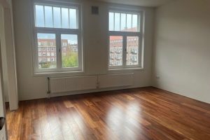 Woning aan de Legmeerplein te Amsterdam