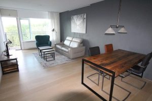Woning aan de Loenermark te Amsterdam