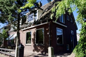 Woning aan de Middelie te Middelie