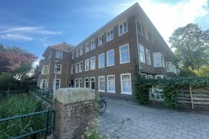 Woning aan de Middenweg te Amsterdam