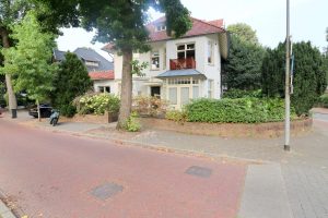 Woning aan de Minister Hartsenlaan te Hilversum