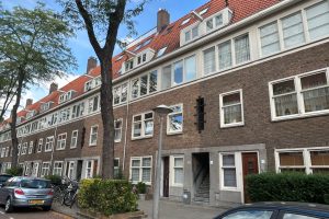 Woning aan de Paramaribostraat te Amsterdam