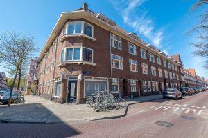 Woning aan de Paramaribostraat te Amsterdam