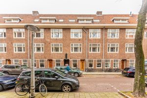 Woning aan de Paramaribostraat te Amsterdam