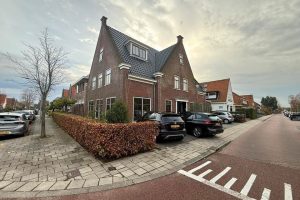 Woning aan de Raadhuisstraat te Landsmeer
