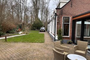 Woning aan de Rhijngeesterstraatweg te Oegstgeest