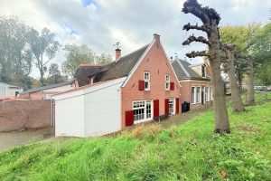 Woning aan de Spaarndammerdijk te Amsterdam