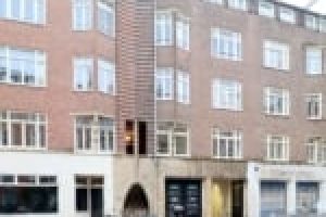Woning aan de Tweede Helmersstraat te Amsterdam