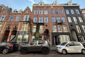 Woning aan de Tweede Jan Steenstraat te Amsterdam