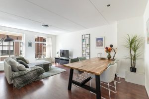 Woning aan de Tweede Looiersdwarsstraat te Amsterdam