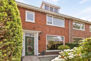 Woning aan de Van Kretschmar van Veenlaan te Hilversum