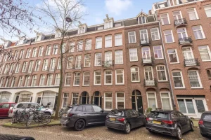Woning aan de Van Ostadestraat te Amsterdam