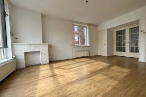 Woning aan de Veenendaalkade te Den Haag