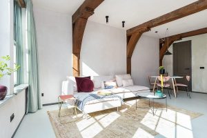 Woning aan de Warmoesstraat te Amsterdam