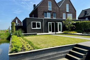 Woning aan de Weidemolen te Wilnis