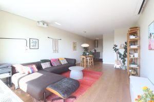 Woning aan de Willem Augustinstraat te Amsterdam