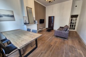 Woning aan de Witte de Withstraat te Den Haag