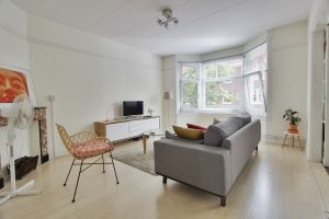 Woning aan de Woestduinstraat te Amsterdam