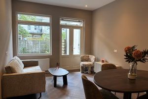 Woning aan de Aalsmeerweg te Amsterdam