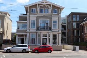 Woning aan de Gevers Deynootweg te Den Haag